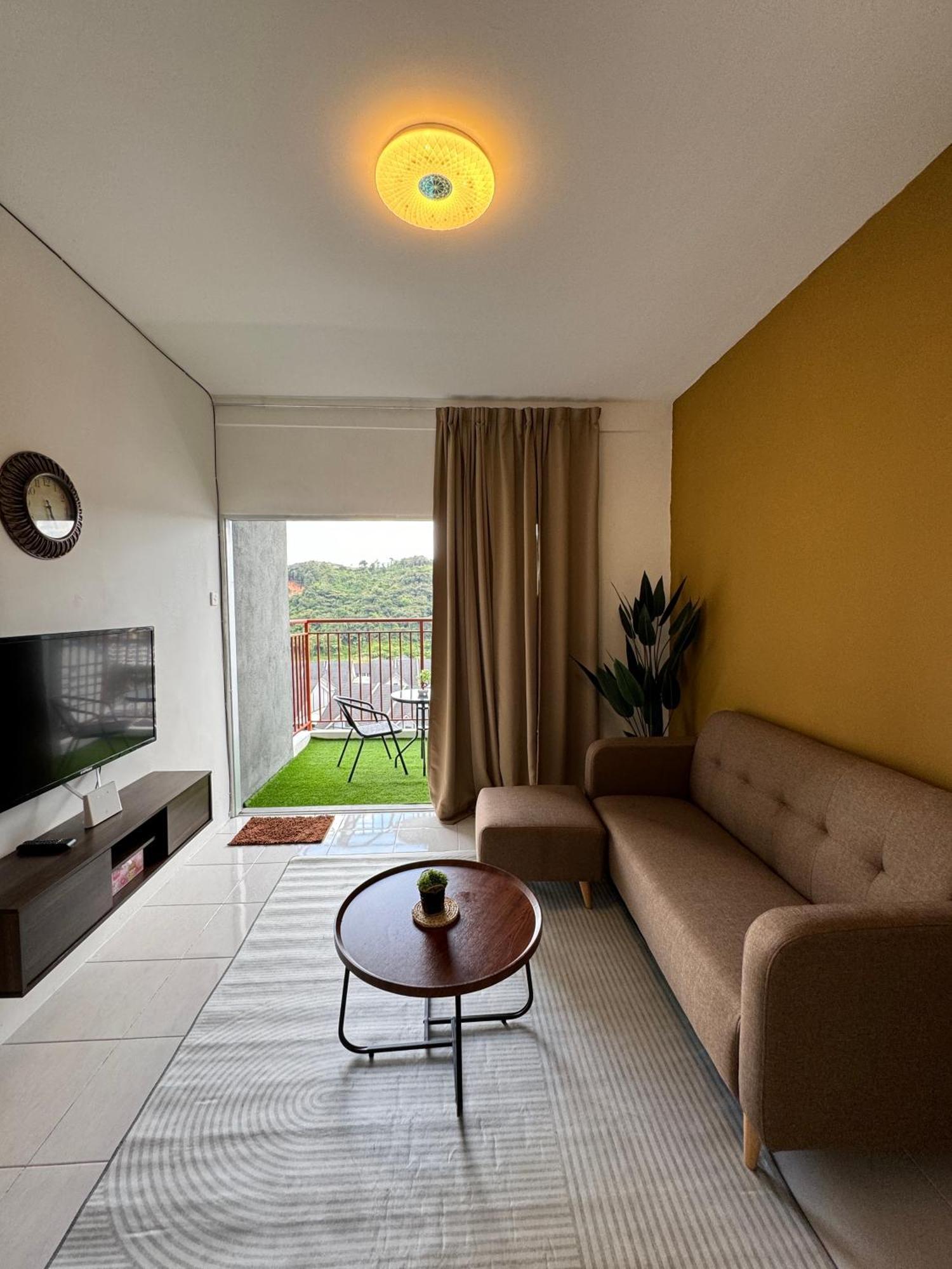 Apartment Daddy Homes 2muslims Emerald Avenue Centrum View